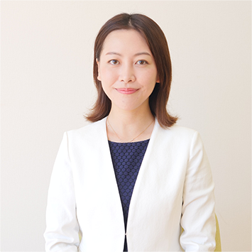 加藤 里帆 氏